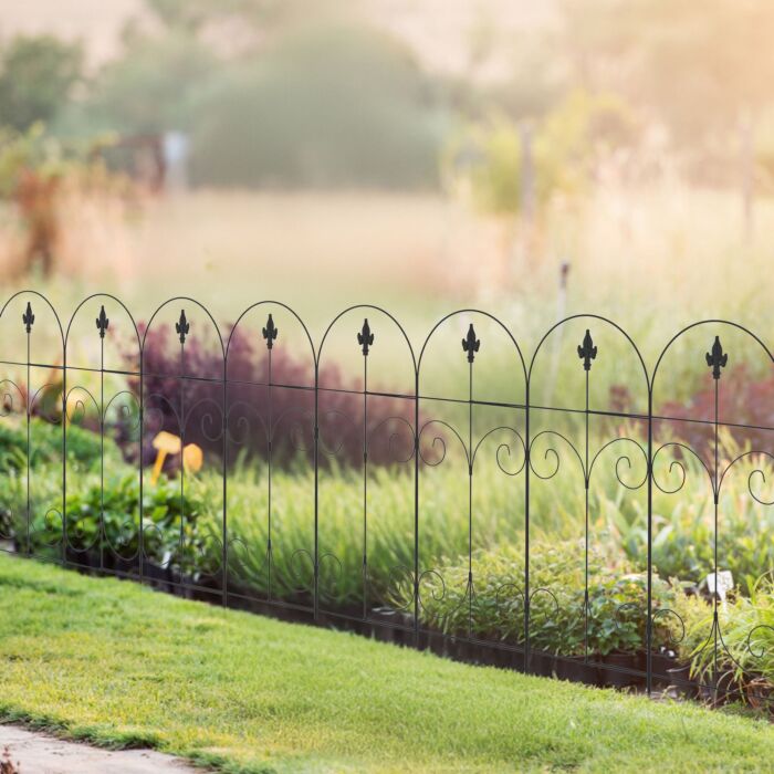 Outsunny Decorative Garden Fencing, 8pcs 44in X 12.5ft Outdoor Picket Fence Panels, Rustproof Metal Wire Landscape Flower Bed Border Edging, Black