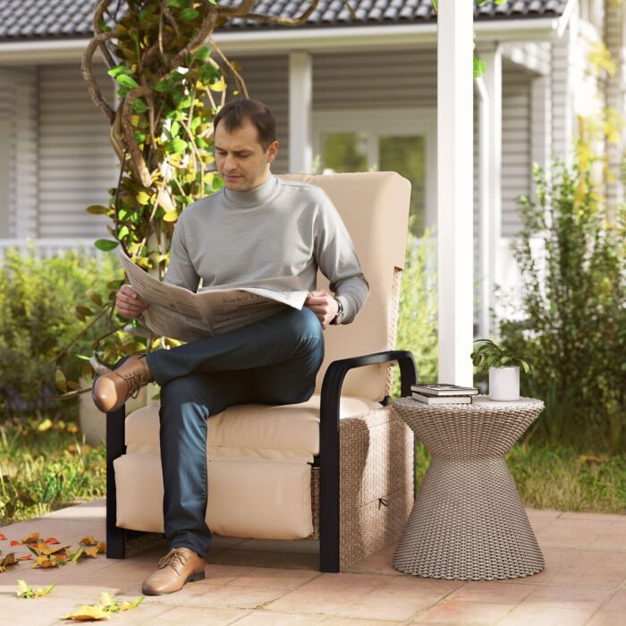 Outsunny 140° Reclining Rattan Armchair - Brown/khaki