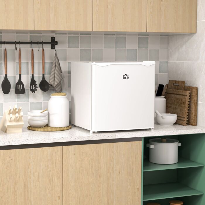 Homcom 35l Mini Freezer, -24℃ To -14℃ Temperature - White