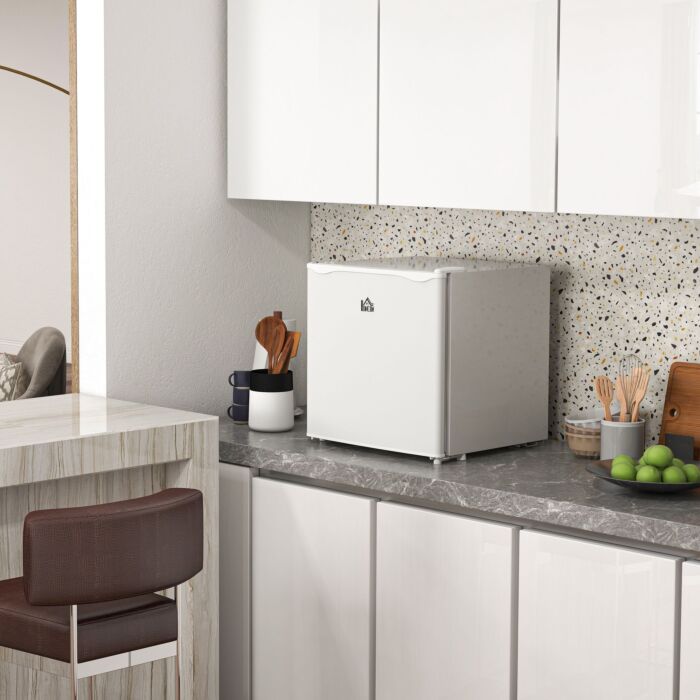 Homcom 35l Mini Freezer, -24℃ To -14℃ Temperature - White