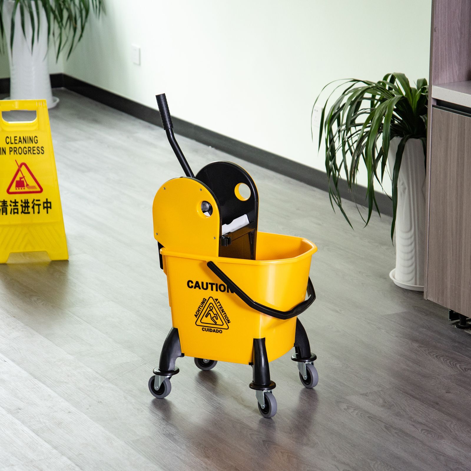 Homcom 26l Mop Bucket & Water Wringer W/ 4 Wheels Plastic Body Metal Handle Pole Holder Home Commercial Cleaning Floor Cart Yellow
