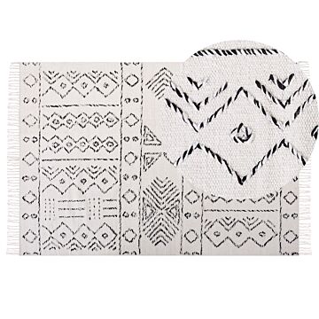 Wool Area Rug Off-white And Black Aztec Pattern 140 X 200 Cm Cm Low Pile Modern Vintage Beliani