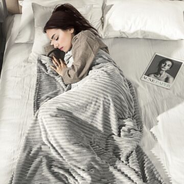 Homcom Flannel Fleece Throw Blanket, Fluffy Warm Flannel Blankets, Striped Reversible Travel Bedspread, Single Size, 152 X 127cm, Grey