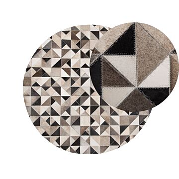 Rug Grey And Beige Leather 140 Cm Modern Patchwork Hand Woven Round Carpet Beliani