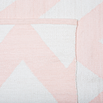 Area Rug Carpet Pink And White Polyester Fabric Chevron Pattern Rectangular 140 X 200 Cm Beliani