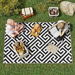 Outsunny 121 X 182 Cm(4x6ft) Outdoor Patio Rug Reversible Mat Plastic Straw Rug Portable Rv Camping Mat For Garden Deck Picnic Indoor, Black & White